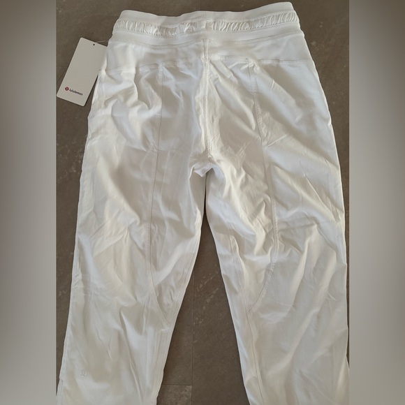 Lululemon Dance Studio Mid-Rise Crop Size 6 - Picture 11 of 12